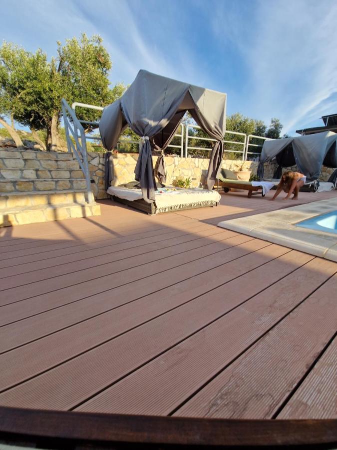 Beach House Hela - Resort & Tavern Bain, Free Transport, Pool, Island Of Zut - Kornati Pristanisce Exterior foto