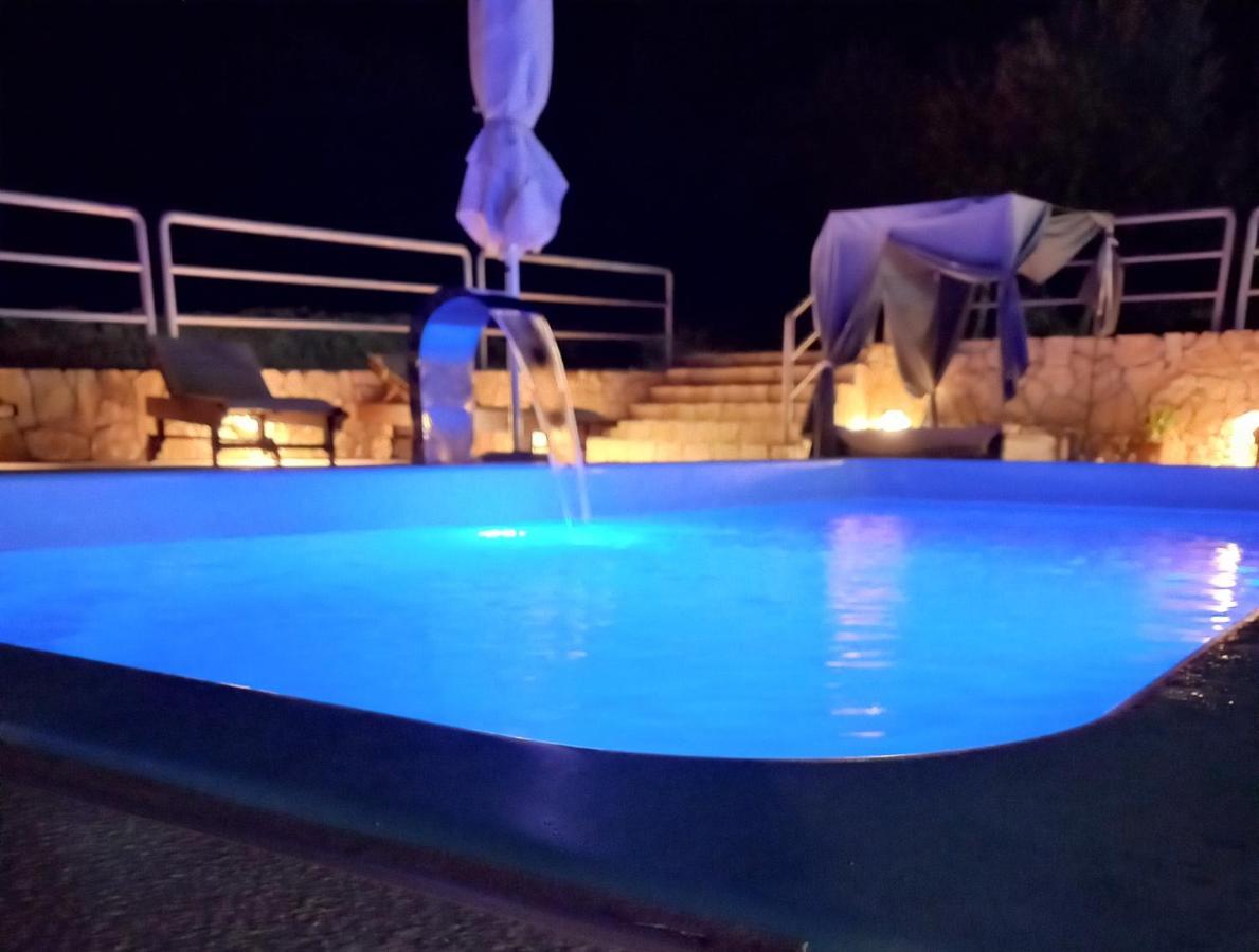Beach House Hela - Resort & Tavern Bain, Free Transport, Pool, Island Of Zut - Kornati Pristanisce Exterior foto